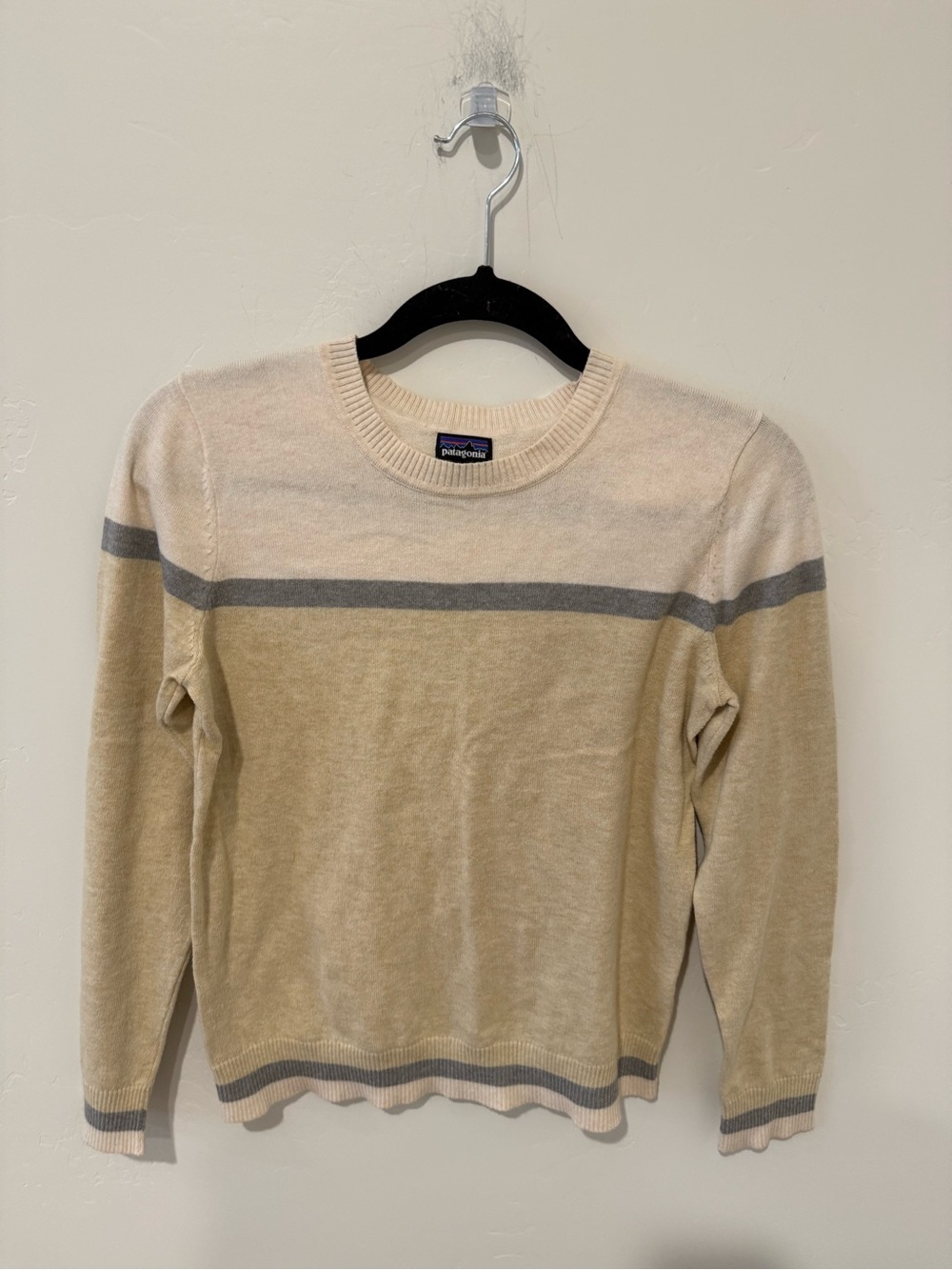 Patagonia Crewneck Sweater in Cream and Gray Womens Small Organic Cotton Cozy